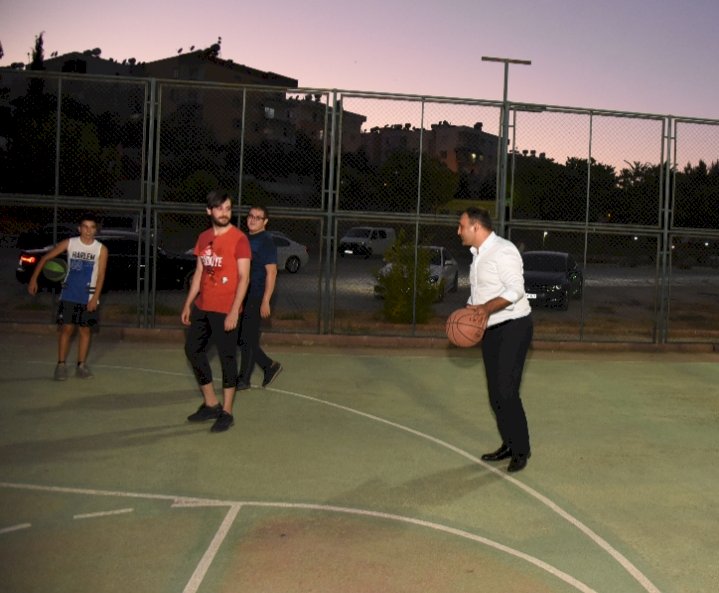 TOROSLAR'IN EN ÖZEL MAÇI "Başkan Yılmaz, Gençlerle Basketbol Oynadı"