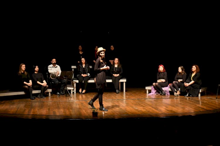 Mersin'in Kadınları Tiyatroda sahnelendi