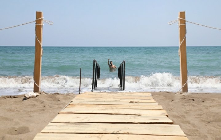 Pompeiopolis Plajına Engelli Rampası Yerleştirildi