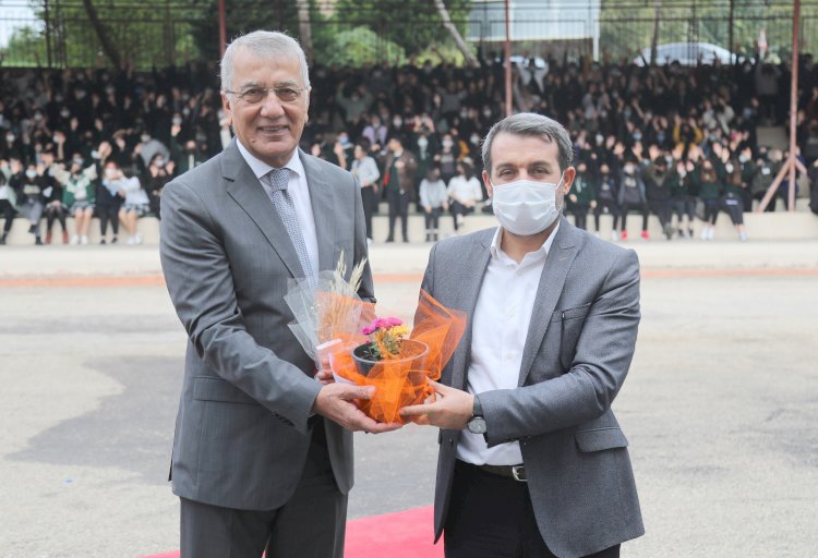 Başkan Tarhan’dan öğretmenlere çiçekli kutlama